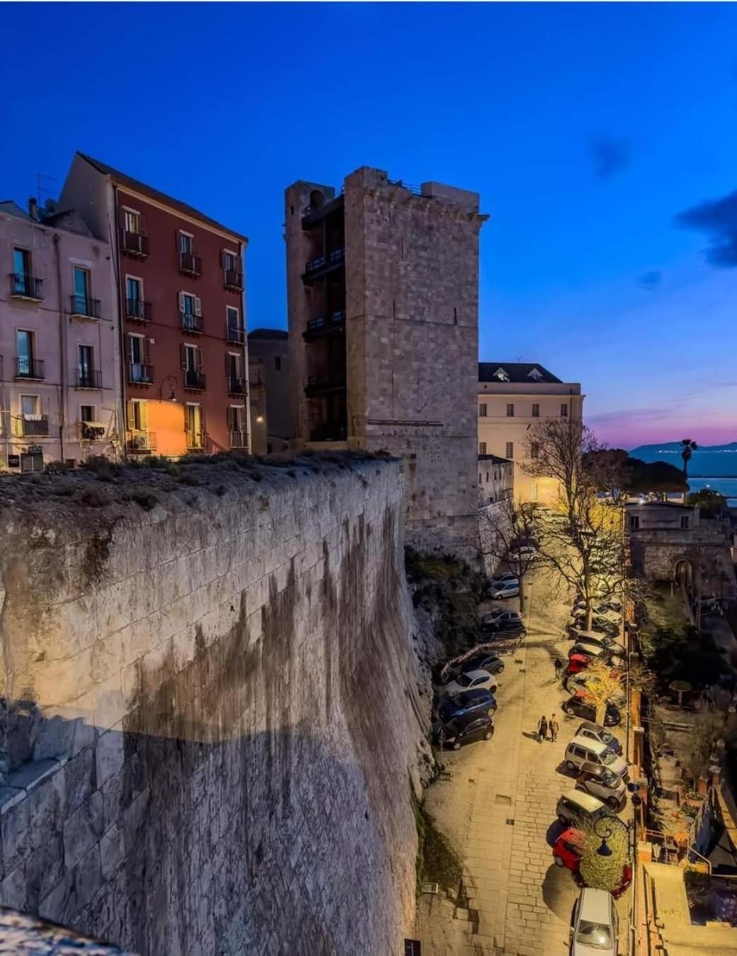 Stupenda Suite A Cagliari Piazza Galilei Ngoại thất bức ảnh